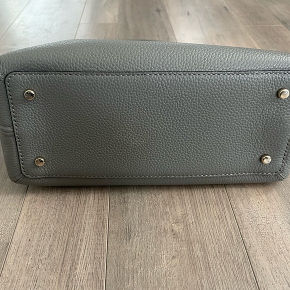 Stunning Kate Spade Grey Pebbled Dome Purse - Picture 5 of 7